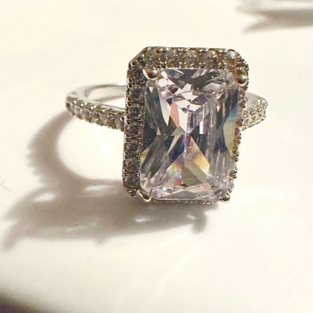 7 CT Emerald DIAMOND RING Asscher cut Vvs1 ring 18k